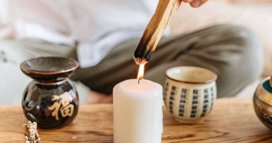 How to Use Palo Santo | Easy to Follow Guide 2 how to burn palo santo