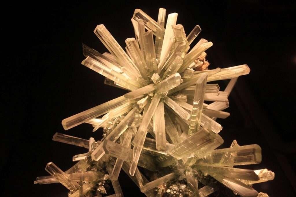 Crystals and their Meanings | How to Guide with Pictures 11 Selenite