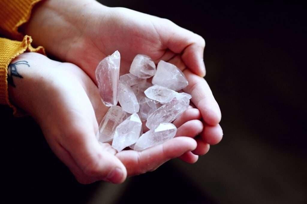 Crystals and their Meanings | How to Guide with Pictures 2 clear quartz picture